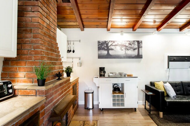 Foto del edificio - 6518 Yarmouth Ave