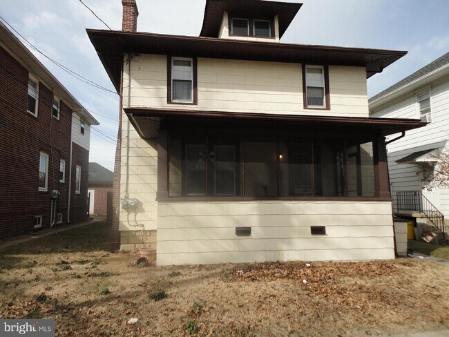 Building Photo - 4647 Roosevelt Ave