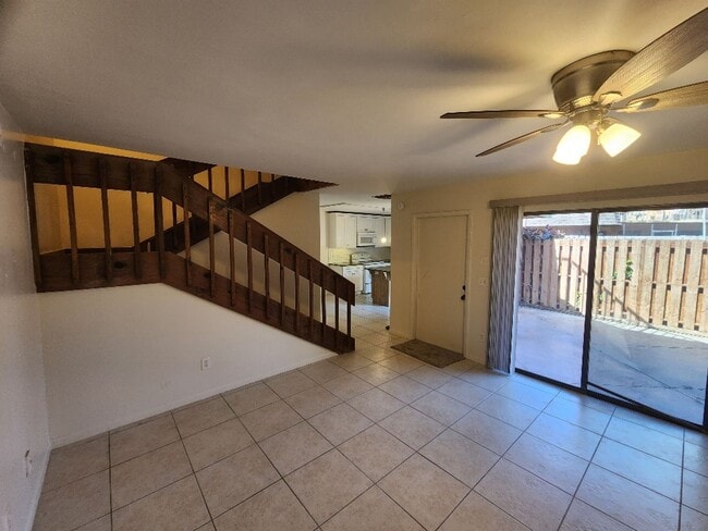Building Photo - Well maintained 2/2.5 Cedar Dunes Townhome