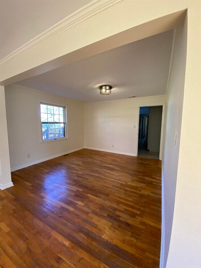 Building Photo - 4511 Highwood Dr