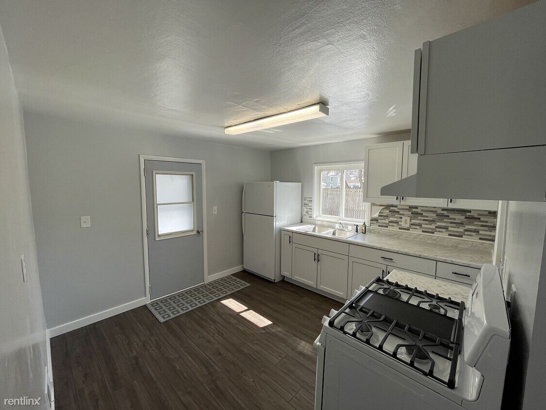 Primary Photo - 2 br, 1 bath House - 521 W North St