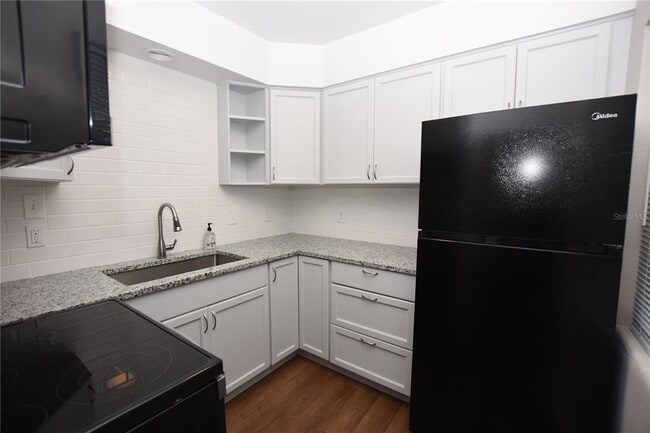Building Photo - 636 Winfree Ave