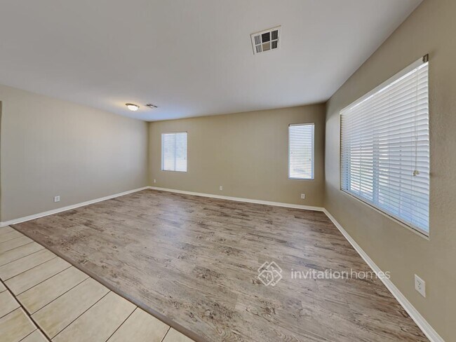 Foto del edificio - 10504 Glowing Cove Ave