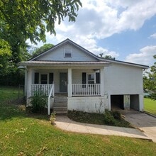 Building Photo - 615 Evans St