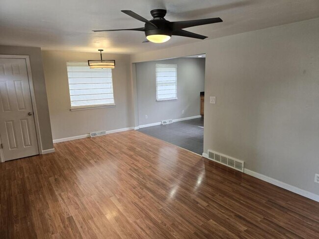 Foto del edificio - 4925 N Fremont Ave