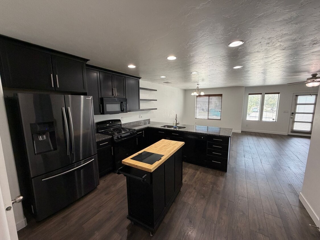 Well-Maintained Riverton Home with 2-Car Garage - Well-Maintained Riverton Home with 2-Car Garage