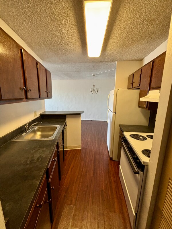 Building Photo - 1400 Millersport Hwy