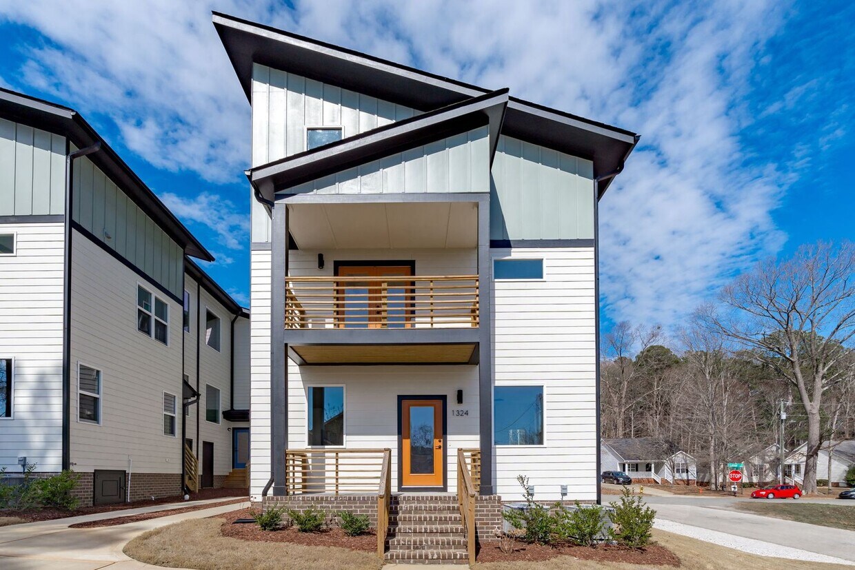 Primary Photo - *OFFERING WAIVED APPLICATION FEES & $200 M...