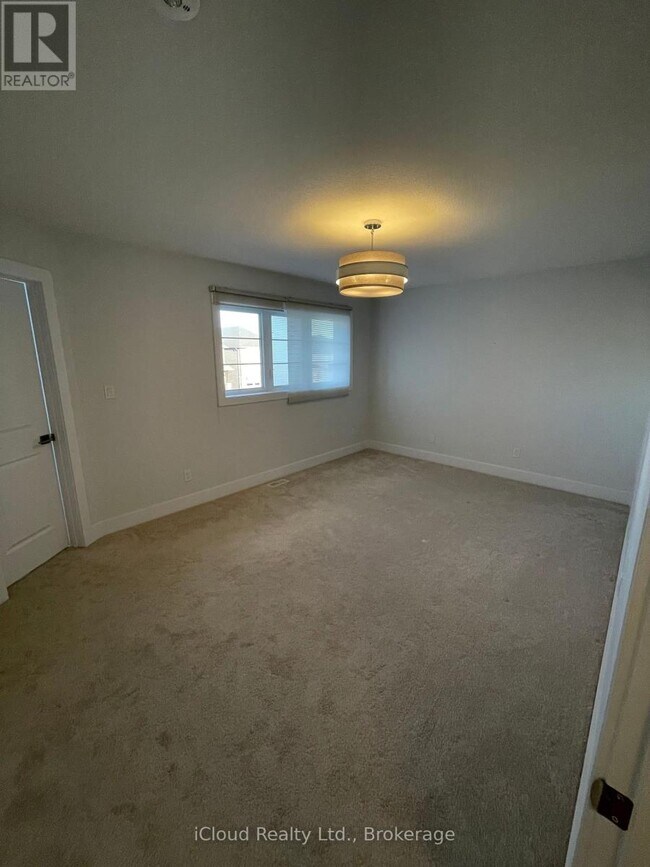 Building Photo - 167 Forest Creek Dr