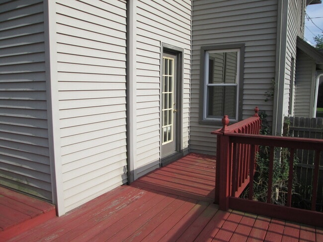 Building Photo - 410 E Kline St