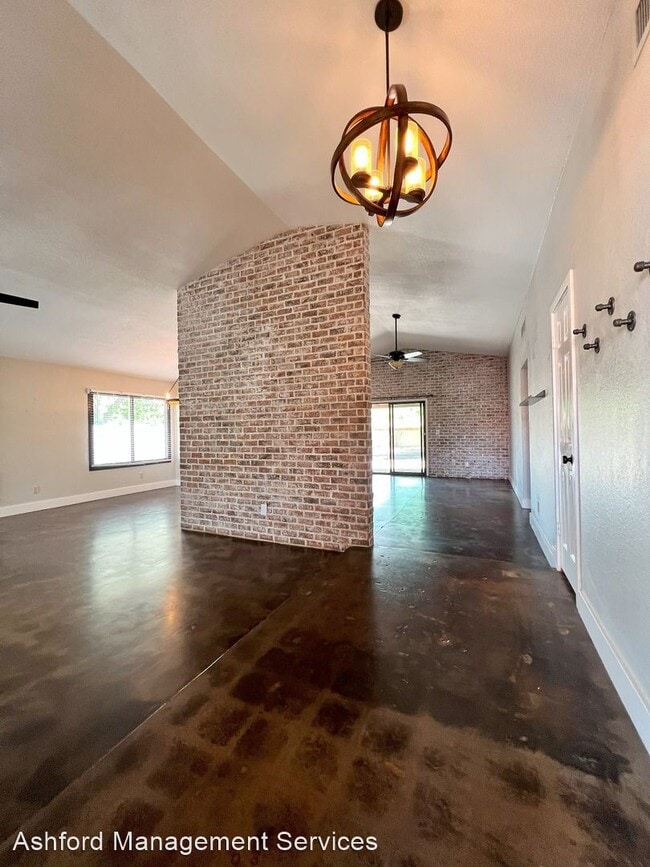 Building Photo - 3 br, 2 bath House - 1612 N El Camino Dr