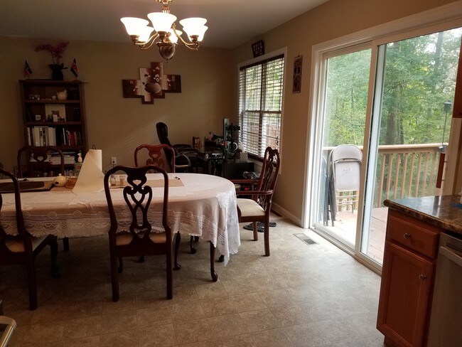 Building Photo - 33 Mill Pond Dr