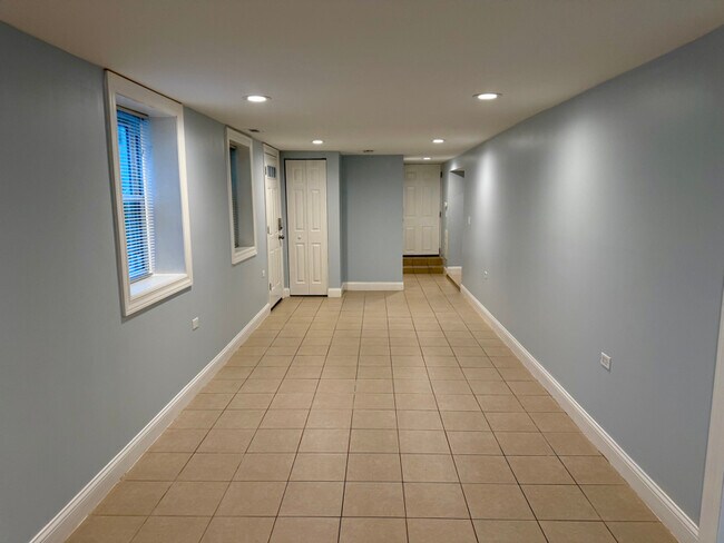 Building Photo - 4240 N Bernard St