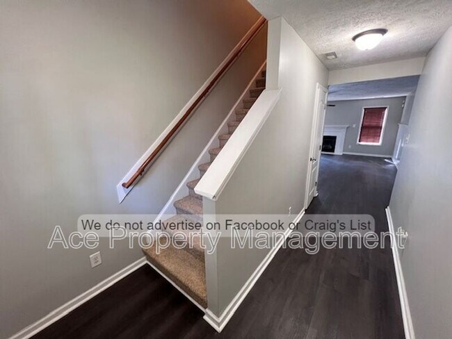 Building Photo - 1233 Screech Owl Dr