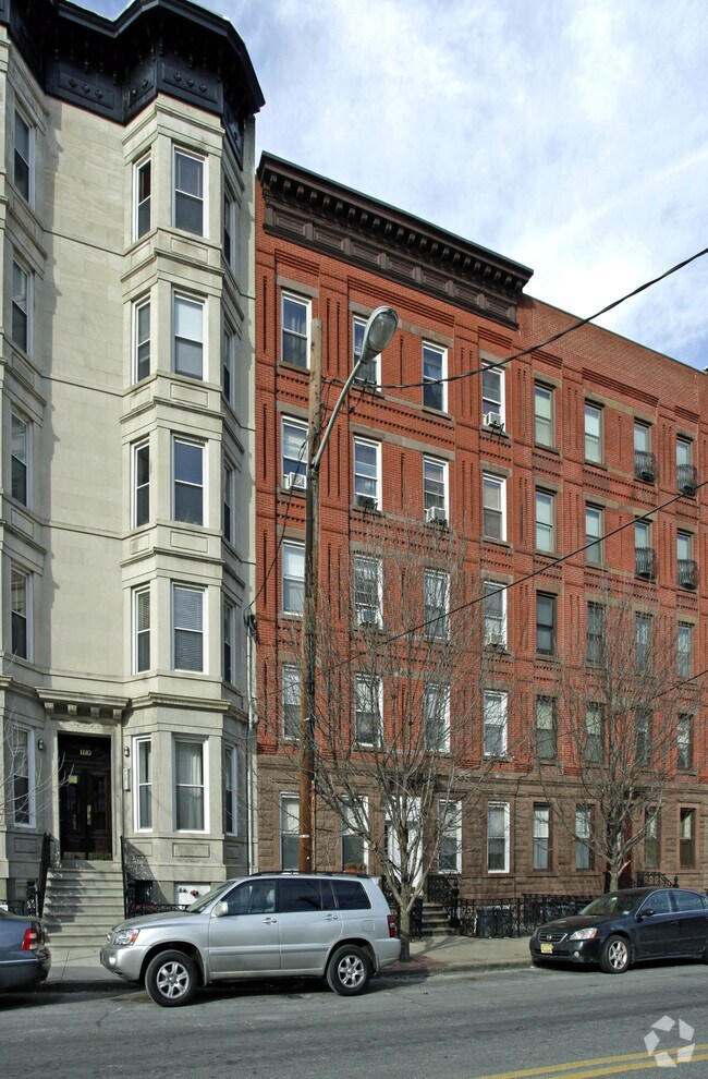 Building Photo - 1112 Hudson St