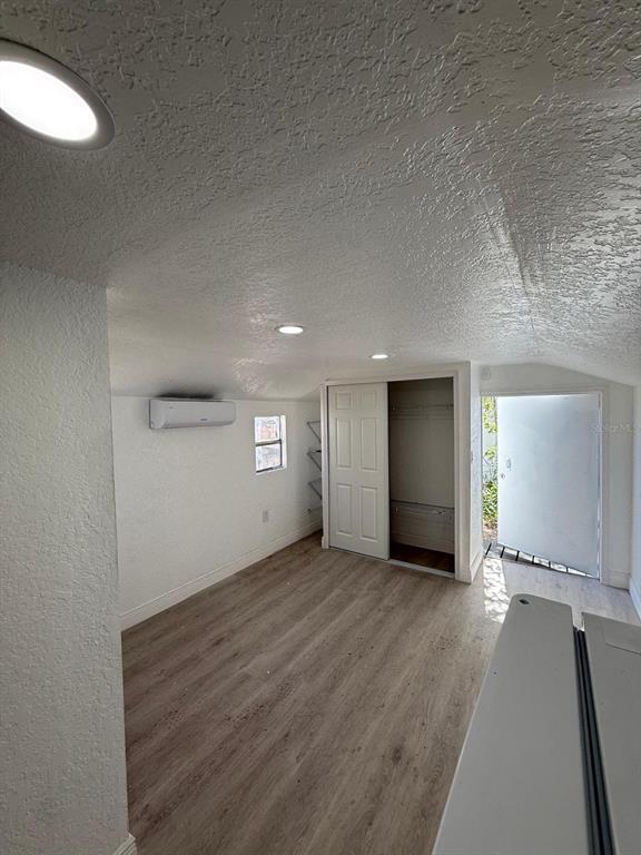 Foto del edificio - 17011 Bay Ave