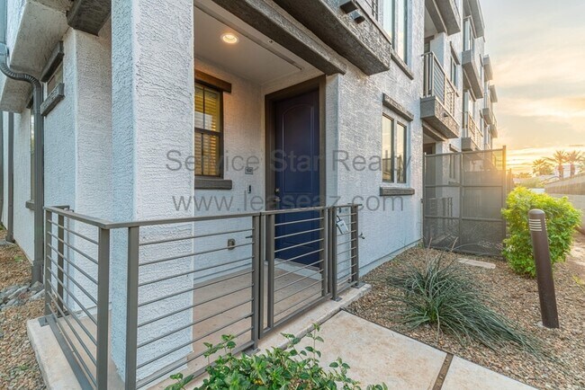 Building Photo - 2090 S Dorsey Ln