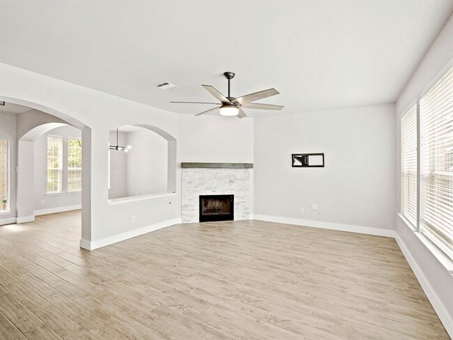 Building Photo - 8613 Glen Canyon Dr