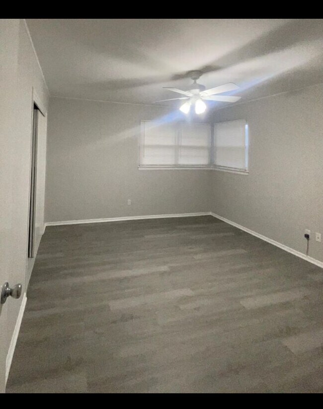Foto del edificio - 2804 Diamond Ave