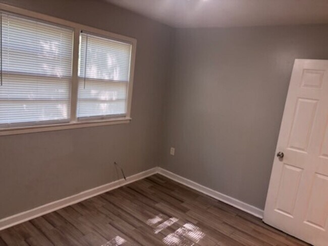 Building Photo - 2710 Teresa Dr