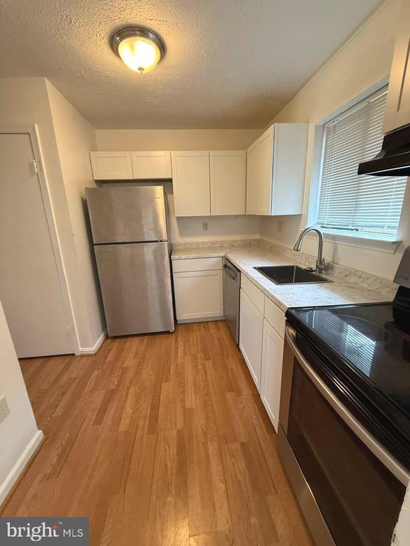 Building Photo - 12051 Hallandale Terrace