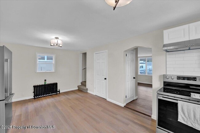 Building Photo - 927 Acker Ave