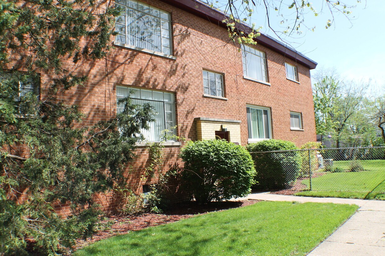 Primary Photo - 741 Walnut St