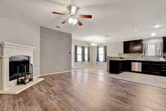 Foto del edificio - 1512 Stanford Dr