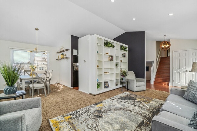 Building Photo - 1201 Easton Dr