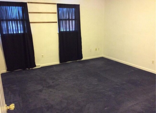 Foto del edificio - 4870 Lucerne Rd