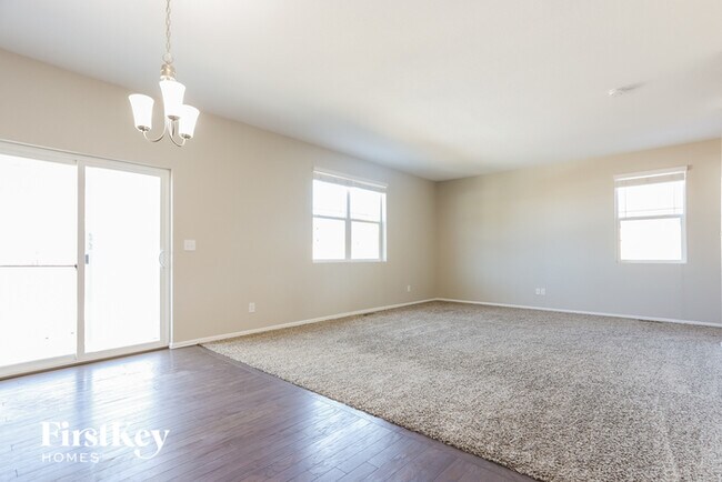 Building Photo - 6433 N Ensenada Ct