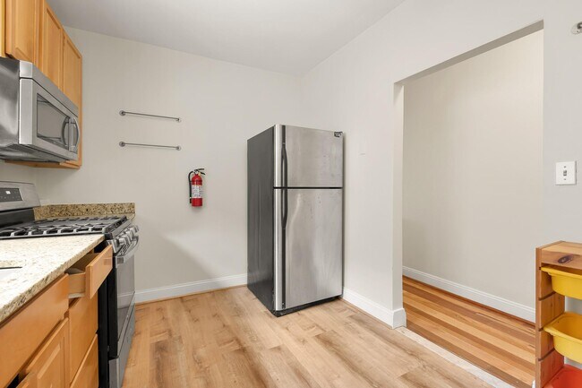 Foto del edificio - 730 15th St SE