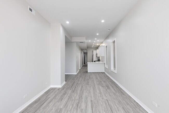 Foto del edificio - 3621 S Winchester Ave