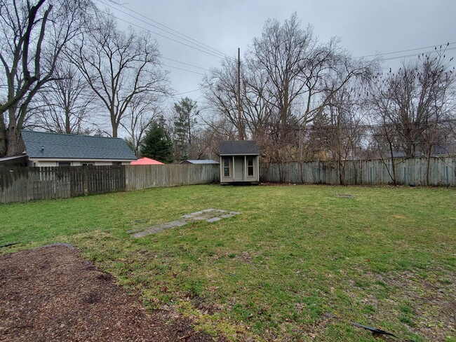 Building Photo - 33496 Kirby St