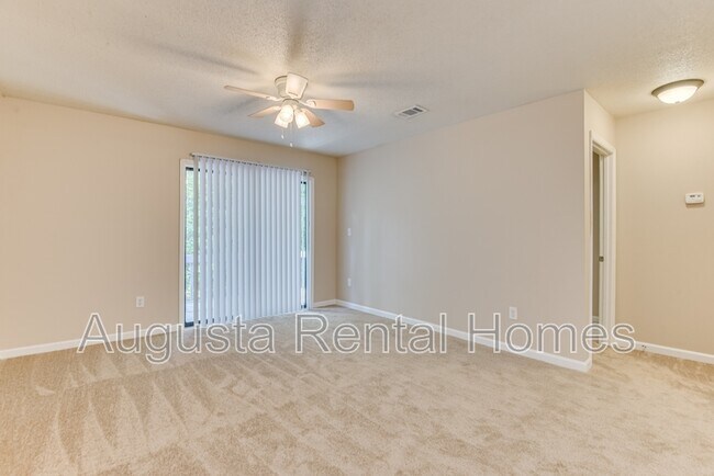 Foto del edificio - 3510 Woodlake Rd