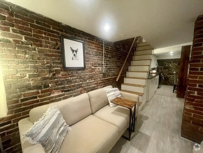 Building Photo - 37 Grove St