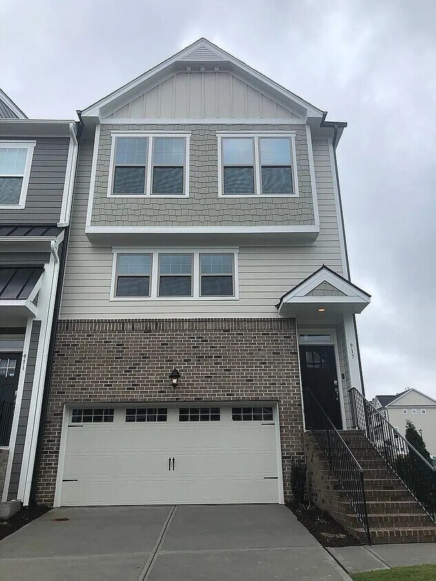 Foto principal - 913 Dalton Ridge Pl