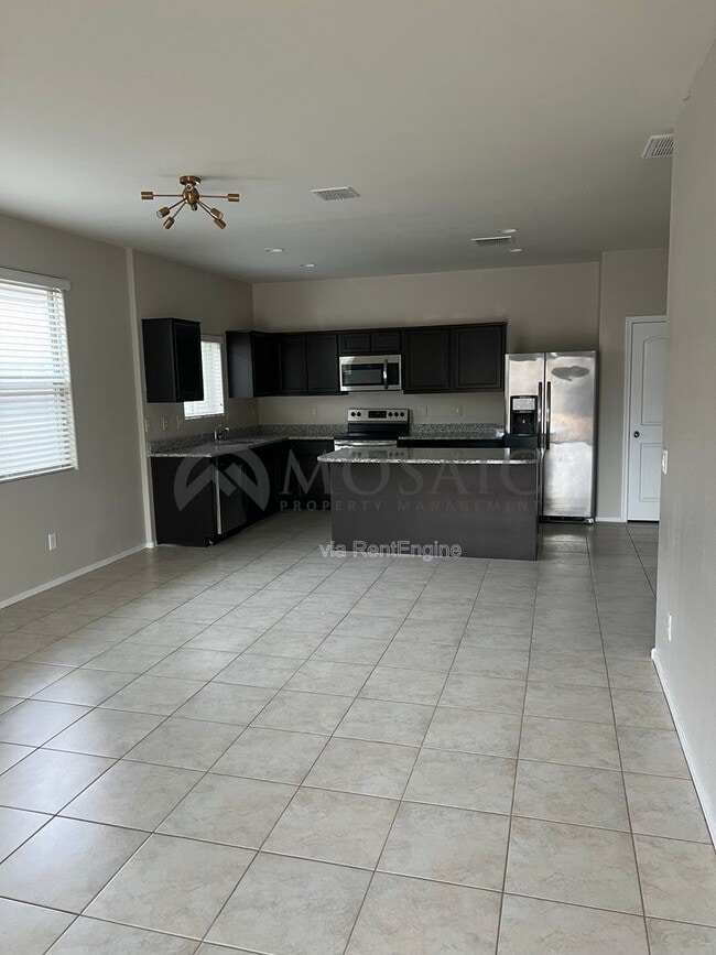 Foto del edificio - 42128 W Lunar St
