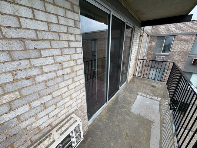Building Photo - Light-filled 2 Bed 1 Bath Furnished Condo With Balcony In Barcroft Hills Condo - Utilities Included!