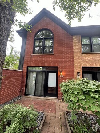 Building Photo - 1801 W Diversey Pkwy