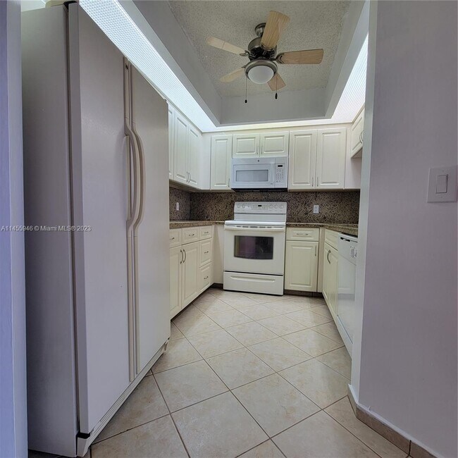 Building Photo - 1001 SW 128th Terrace