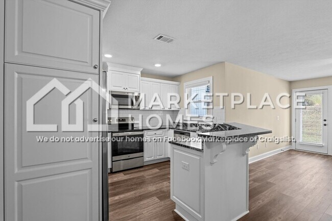 Foto del edificio - 712 Chatsworth Wy