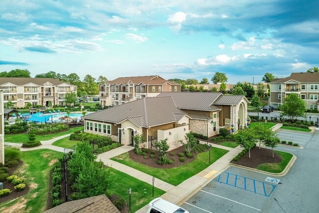 Building Photo - POINTE AT GREENVILLE APARTMENTS