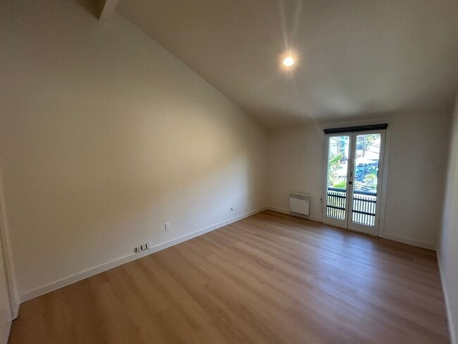 Photo - 3801 Beach Dr SW Apartment