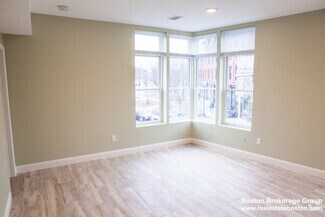 Building Photo - 21 Roxbury St