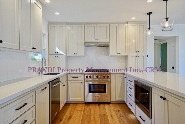 Building Photo - Marinwood Gem, Fully Renovated, Stylish an...