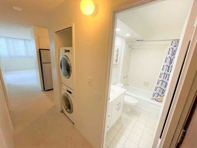 Building Photo - 1571 Piikoi St