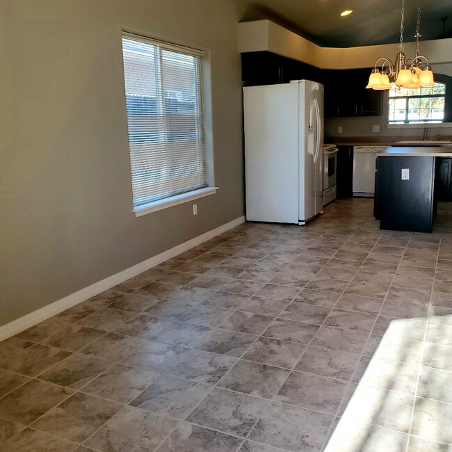 Building Photo - 5126 Peachcrest Dr