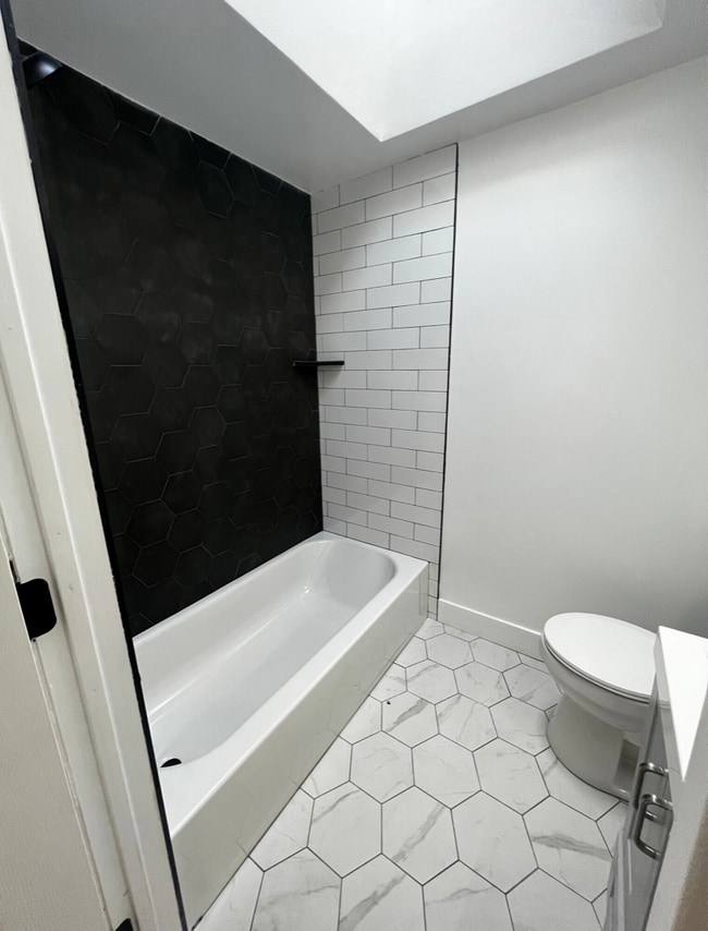 Foto del edificio - 358 W 21st St