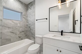 Building Photo - 4039 Buck St